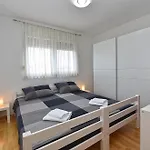 Dani 2333 Lejlighed