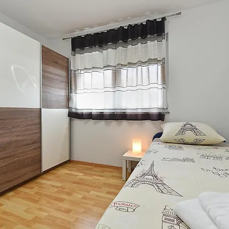 Dani 2333 Appartement Pula