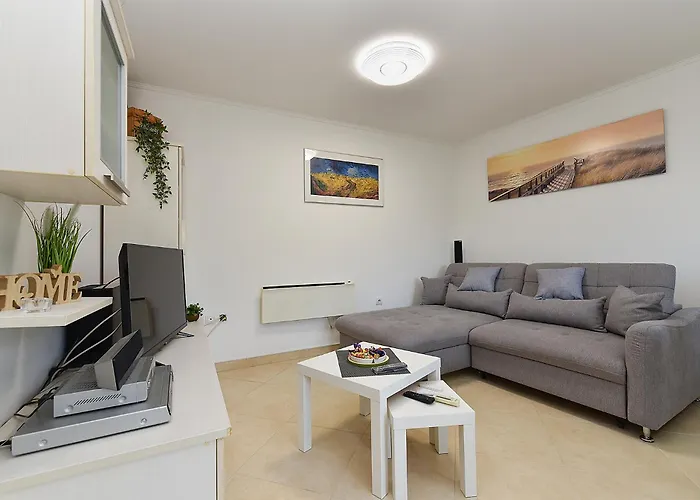 アパート Dani 2333 *