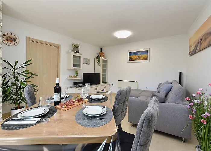 Dani 2333 アパート プーラ